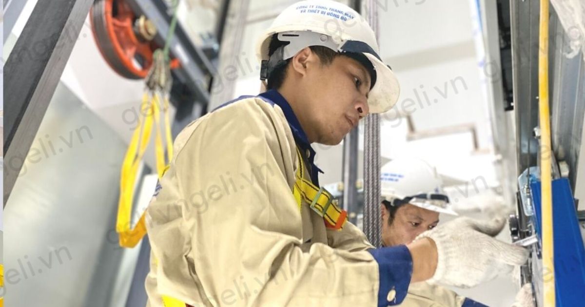 Đánh giá hoạt động thang máy thông qua phân tích linh kiện liên quan.